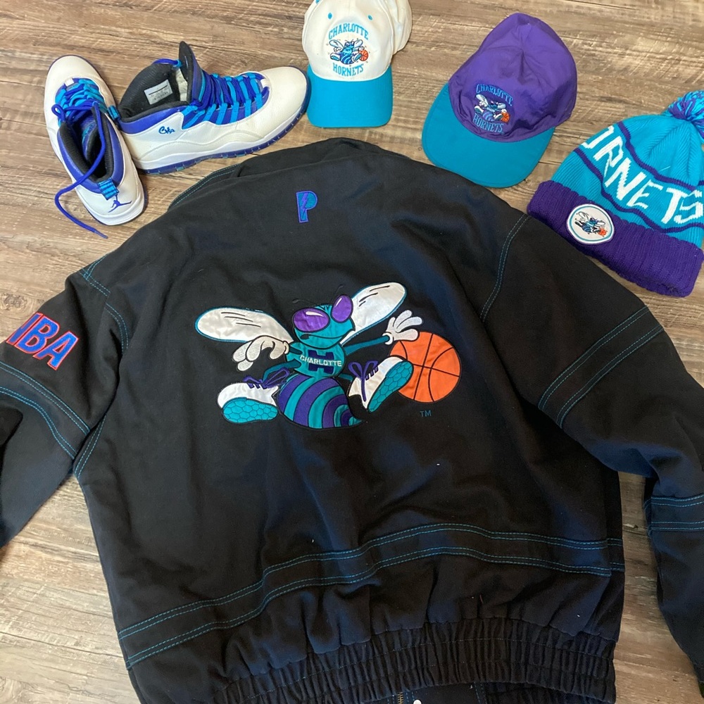 Charlotte Hornet lot